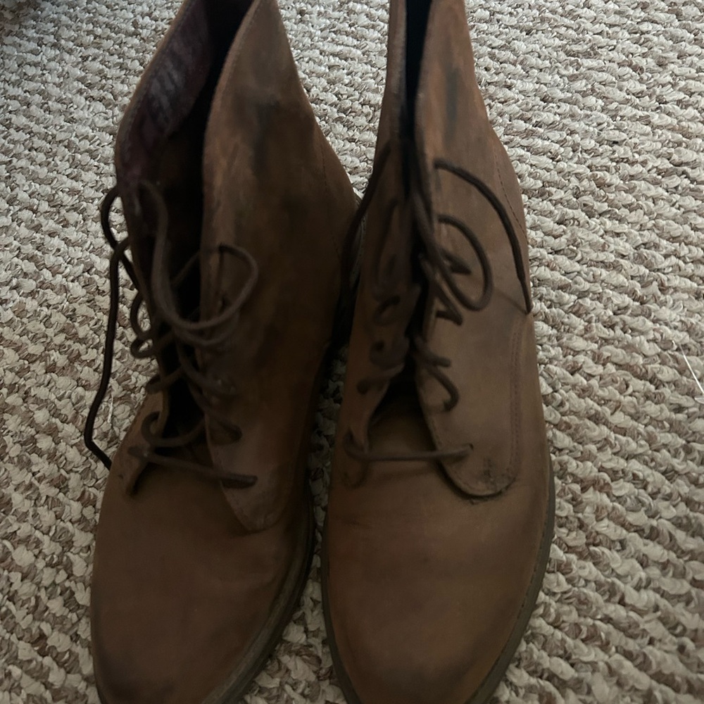 Brown Lace-Up Boots